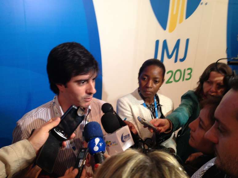 <p>Jovens que almoçaram com Papa contaram detalhes do encontro para a imprensa internacional. O argentino Marcelo Galeano disse que foi um encontro "muito simples"</p>