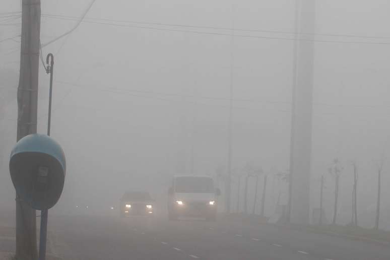 Dia iniciou com temperatura baixa e muita neblina em Porto Alegre na manhã desta sexta-feira