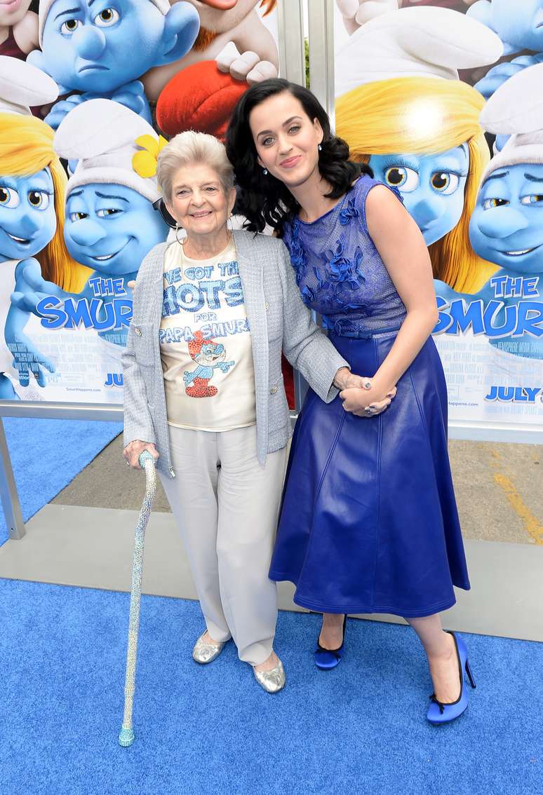 Na pré-estreia de 'Smurfs 2', na Califórnia, Katy Perry - que faz a voz de Smurfette - chegou acompanhada da avó, enquanto Britney Spears, que tem uma música na animação, levou os filhos Sean e Jayden