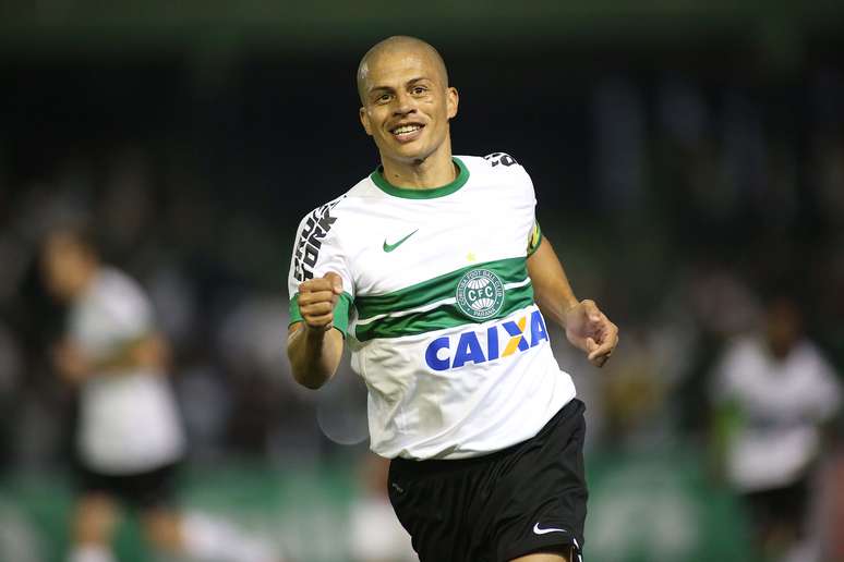 <p>Alex vê excesso de influência da Globo no futebol brasileiro</p>