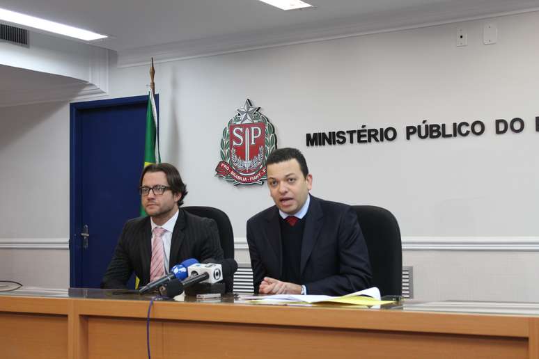 Os promotores Eduardo Olavo Canto (à esq.) e Fernando Pereira da Silva, responsáveis pela acusação dos réus durante o julgamento que começa nesta segunda