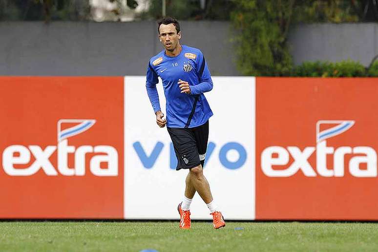 <p>Um dos principais reforços do Santos neste meio de temporada, atacante Thiago Ribeiro fará sua estreia com a camisa alvinegra no Camp Nou</p>