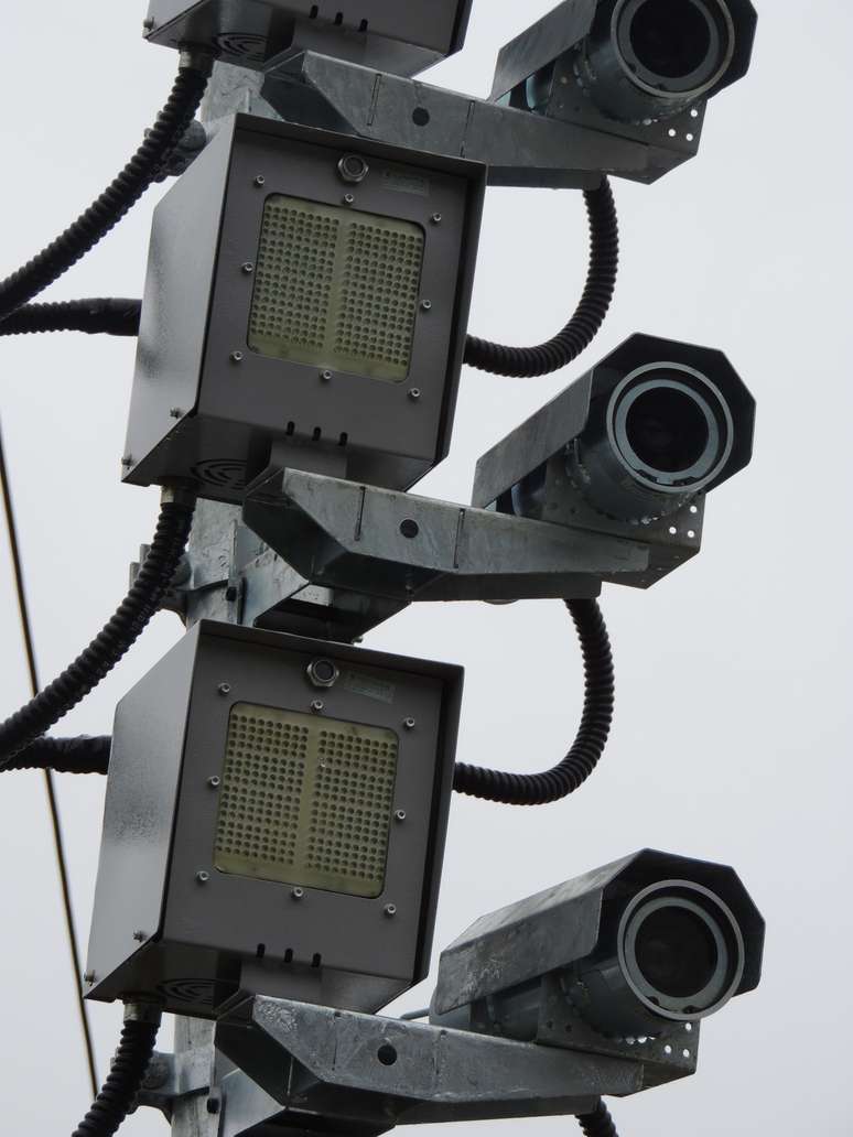 <p>Seis equipamentos de monitoramento foram instalados ao longo da &uacute;ltima semana na rodovia Raposo Tavares</p>