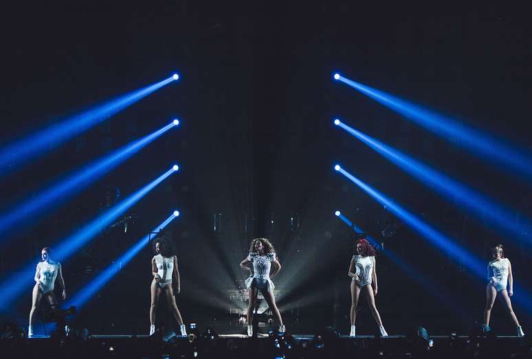 Beyoncé exibiu suas curvas em um show repleto de efeitos visuais nessa segunda-feira, em Washington