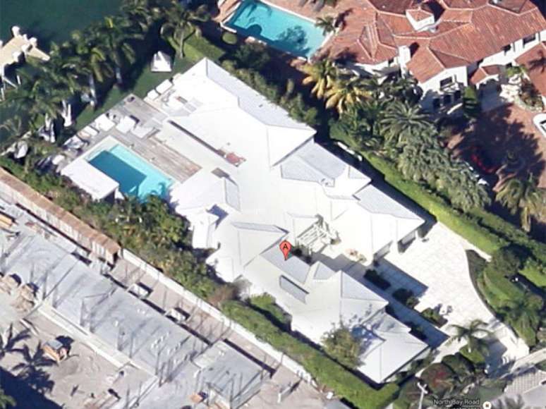 Imagem de satélite da imensa residência de frente para o mar que a cantora colombiana pretende vender