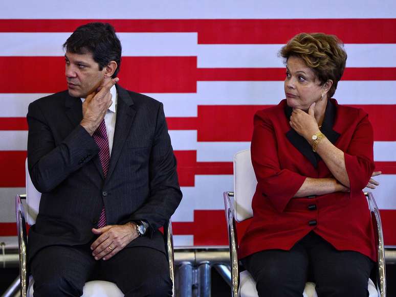 Dilma Rousseff ao lado do colega de partido, o prefeito Fernando Haddad