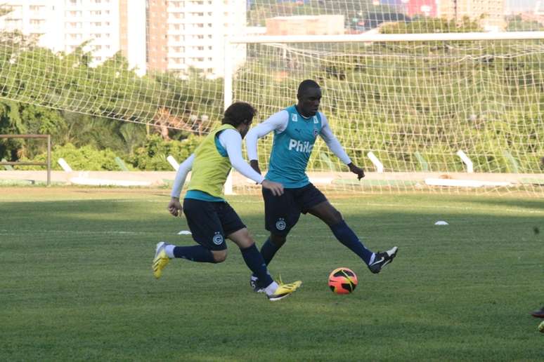 <p>Hugo deve voltar ao time titular após suspensão</p>