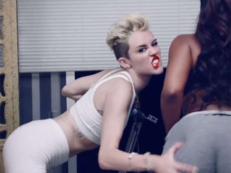 <p>Miley Cyrus em cena do videoclipe de We Can´t Stop</p>
