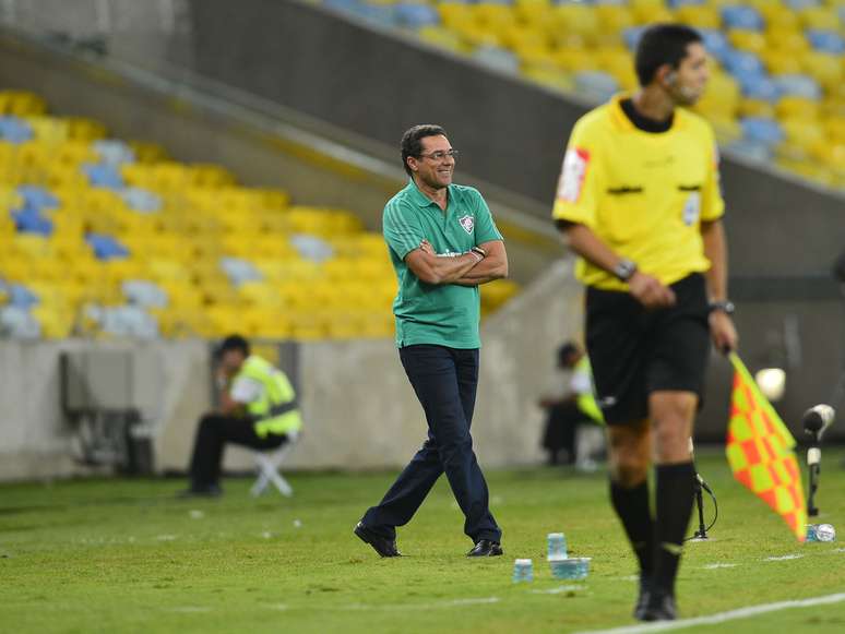 <p>Treinador deixou terno de lado em volta ao Rio de Janeiro</p>