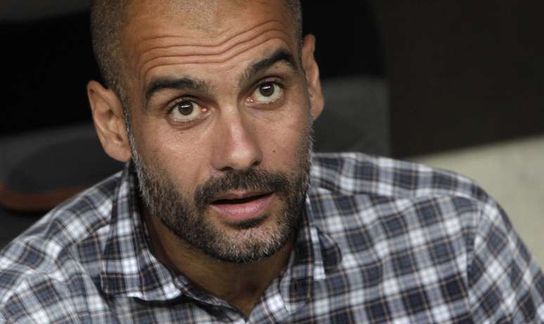 <p>Pep Guardiola tem optado por colocar Thiago Alcântara ou improvisar Lahm na posição de volante</p>