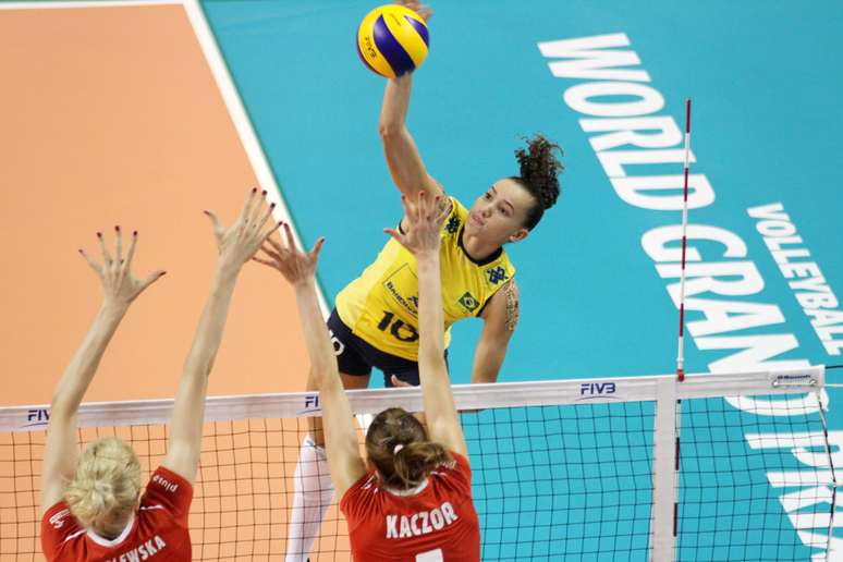 <p>Com 19 anos, Gabi se destacou na estreia do Brasil no Grand Prix de Vôlei</p>