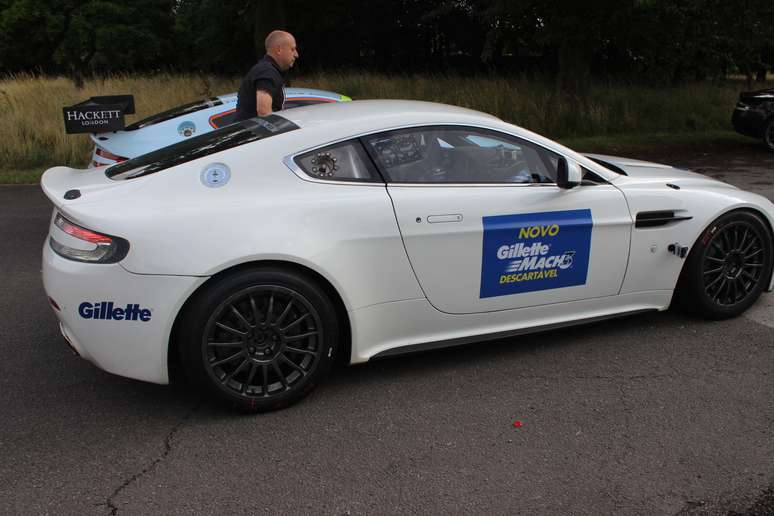 <p>Aston Martin chegou a 200 km/h</p>