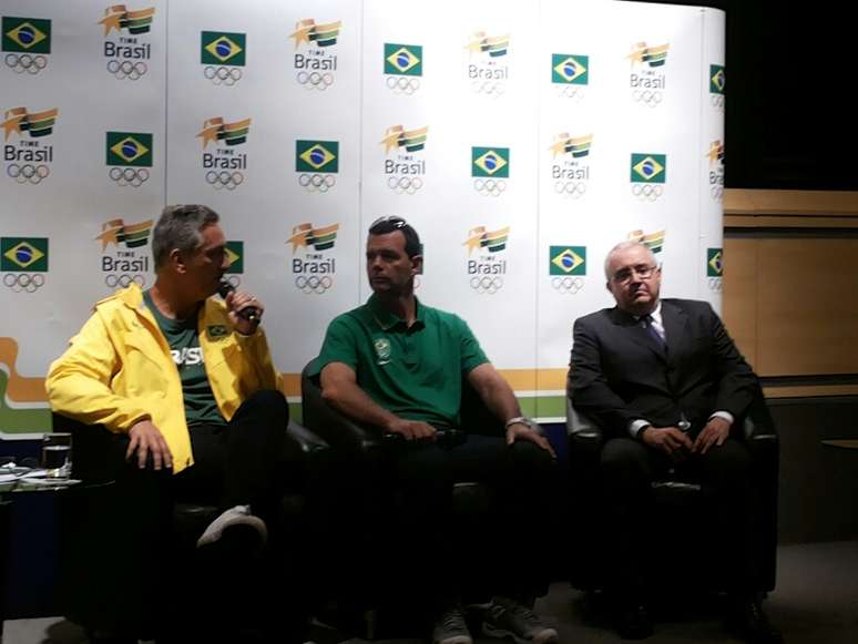 Torben (ao centro) será o responsável pela equipe olímpica de vela do Brasil