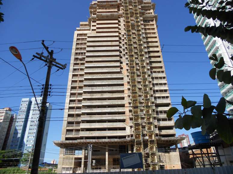 O pr&eacute;dio est&aacute; localizado na travessa Bar&atilde;o do Triunfo