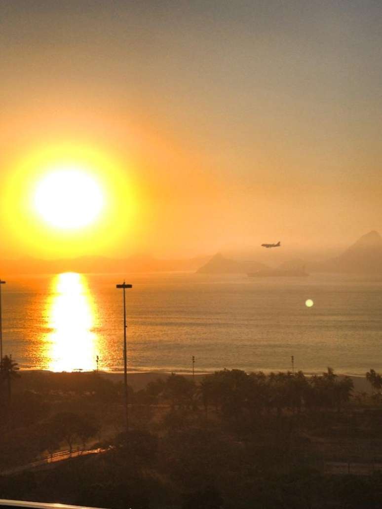 A sexta-feira amanheceu ensolarada na capital fluminense