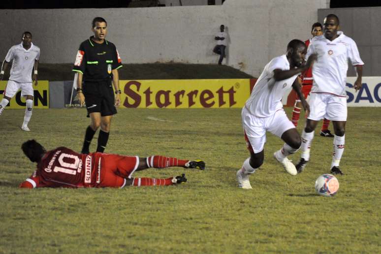 <p>Equipes pouco produziram para sair de campo com a vit&oacute;ria nesta sexta</p>