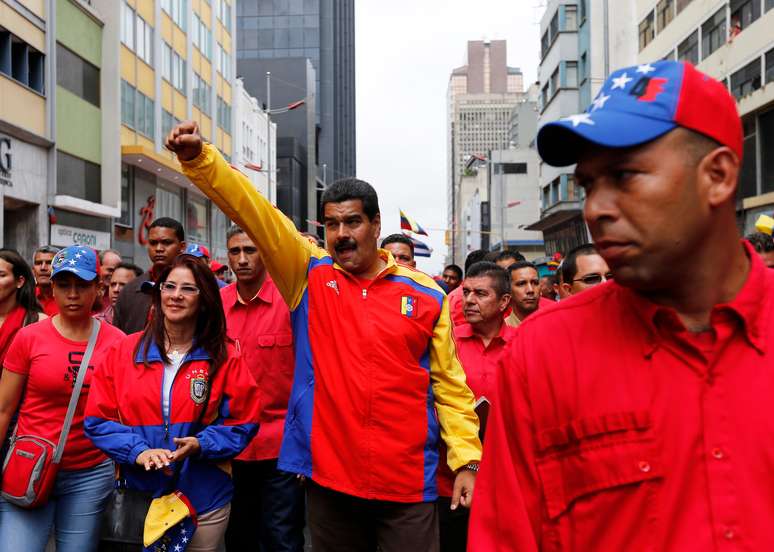<p>Maduro comanda marcha contra corrupção na capital </p>