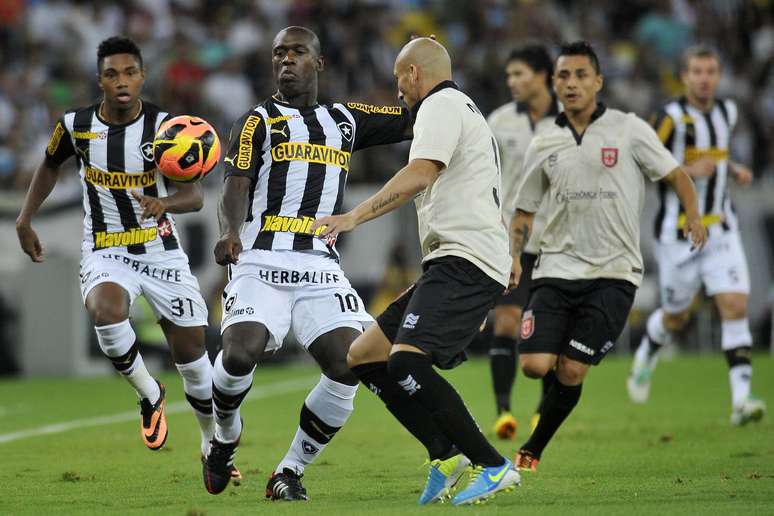 <p>Guiñazu se machucou em jogo contra o Botafogo</p>