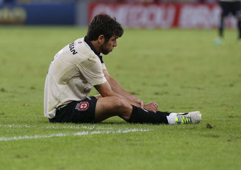 <p>Juninho Pernambucano jogou metade do segundo tempo lesionado na panturrilha</p>