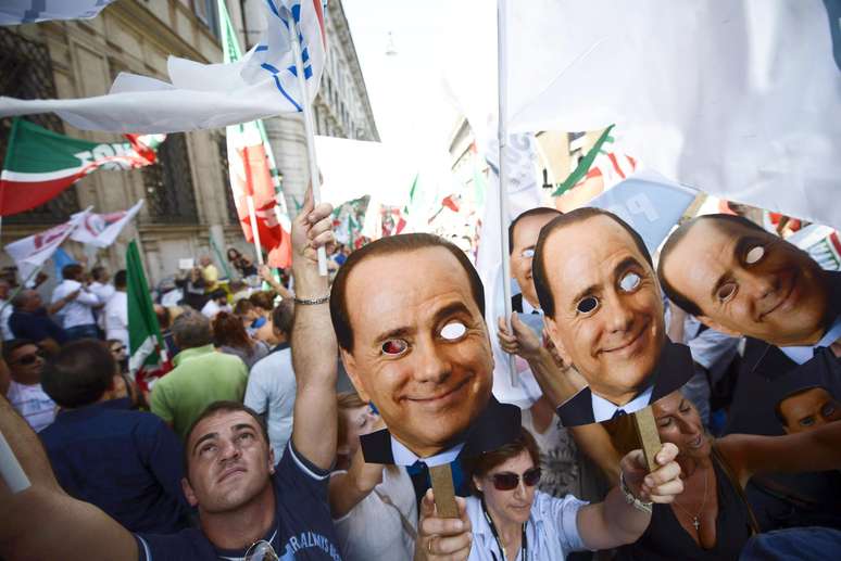 Manifestação foi organizada pelo partido Povo da Liberdade