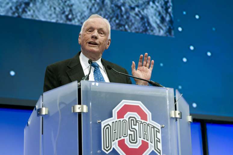 Neil Armstrong palestra em evento da Nasa em 2012, poucos meses antes de morrer