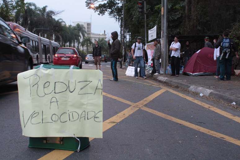Os manifestantes continuam acampados em frente ao Palácio dos Bandeirantes