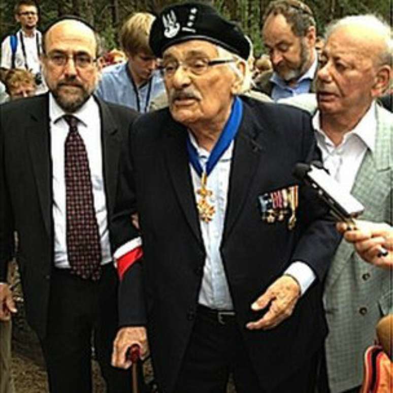 Samuel Willenberg visita Treblinka no aniversário de 70 anos da revolta