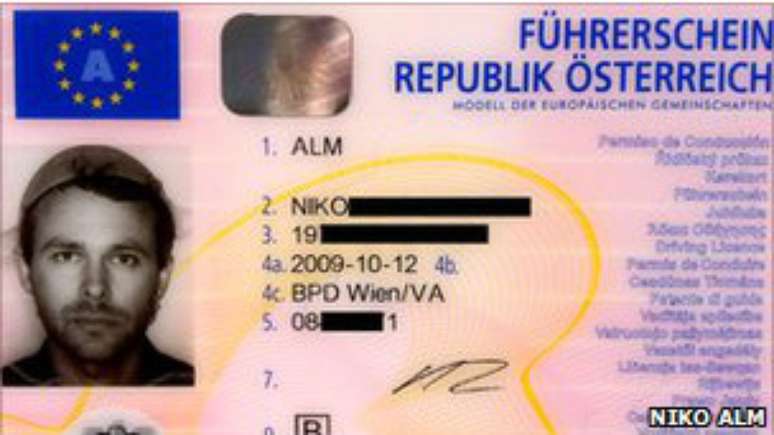 Lukas Novy não é o primeiro Pastafari a aparecer com uma peneira em sua licença: em 2011, um tribunal na Áustria concedeu a mesma permissão a Niko Alm