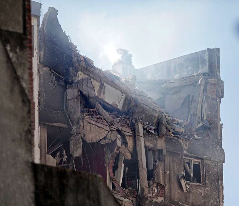Explosão em edifício de 10 andares no centro da cidade de Rosário, na Argentina, deixou mortos e feridos 