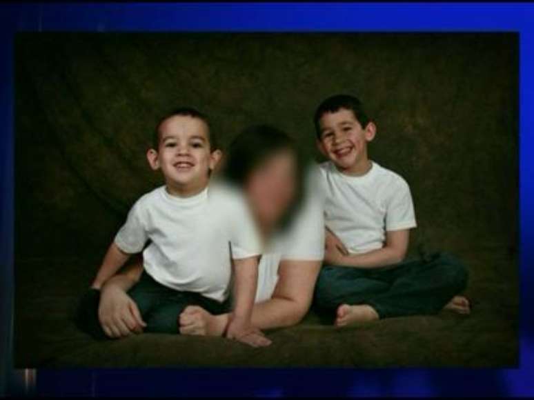 <p>Noah e Connor Barthe, de 4 e 6 anos, foram encontrados mortos na manhã de segunda-feira</p>