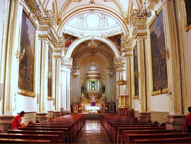 Inaugurado em 1796, o Templo do Senhor de Encino impressiona por sua arquitetura e pelas obras de arte que decoram seu interior