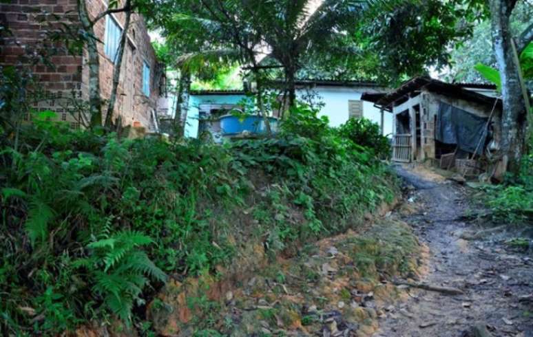 Cinco famílias que moram nas proximidades da Arena Pernambuco devem ter casas demolidas hoje