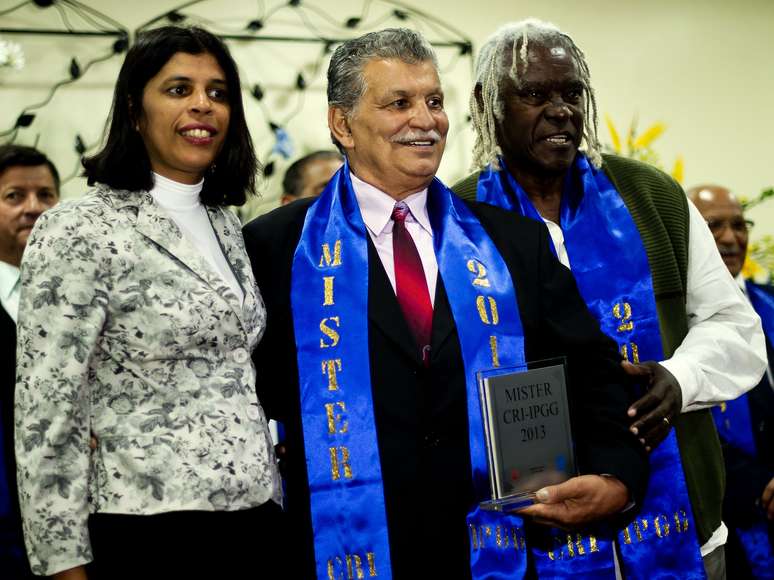 <p>O bombeiro aposentado Ulisses Viana Morais, de 73 anos, foi eleito o mais belo idoso da cidade de S&atilde;o Paulo durante o concurso realizado nesta quinta-feira (8) pela Secretaria de Estado da Sa&uacute;de</p>