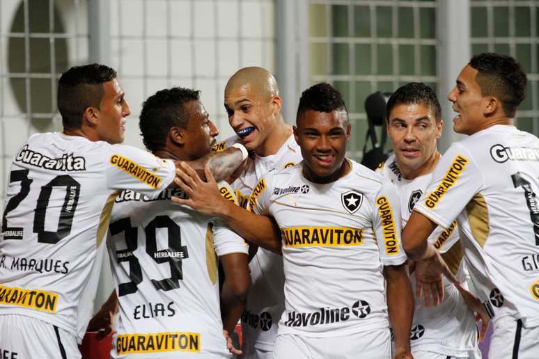 <p>Botafogo saiu na frente contra o Atl&eacute;tico-MG atuando no Est&aacute;dio Independ&ecirc;ncia</p>