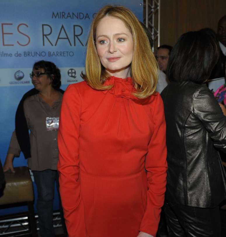 Miranda Otto &eacute; Elizabeth Bishop em Flores Raras, filme de Bruno Barreto