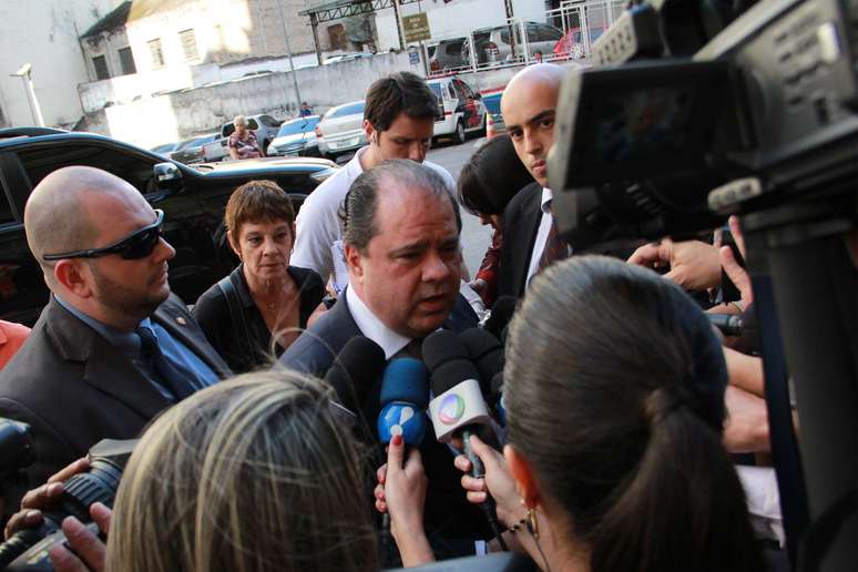 O delegado geral da Pol&iacute;cia Civil, Luiz Mauricio Blazeck, respons&aacute;vel pela investiga&ccedil;&atilde;o do caso, chega ao Departamento de Homic&iacute;dios e de Prote&ccedil;&atilde;o &agrave; Pessoa (DHPP)