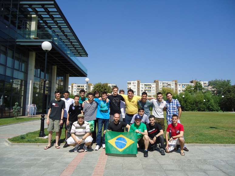A competição deste ano acontece na Bulgária. Brasileiros disputam com pelo menos 300 universitários