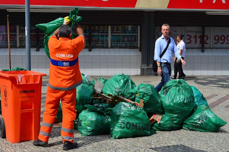 <p>O passante multado precisará imprimir uma guia de recolhimento na internet e pagar a multa na rede bancária</p>