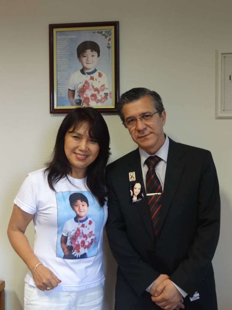 A deputada federal Keiko Ota e o presidente da associação dos familiares de vítimas da Boate Kiss, Adherbal Ferreira