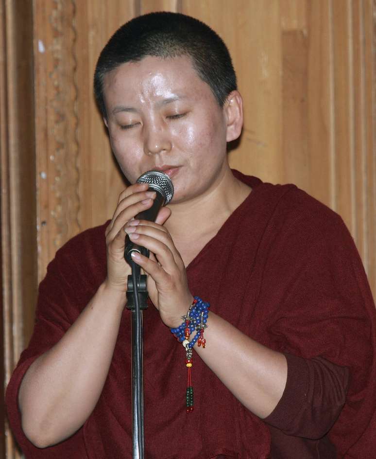 A freira budista Ani Choying Drolma já lançou 12 álbuns desde 1998