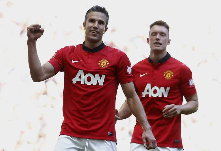 Van Persie deu título ao Manchester com dois gols