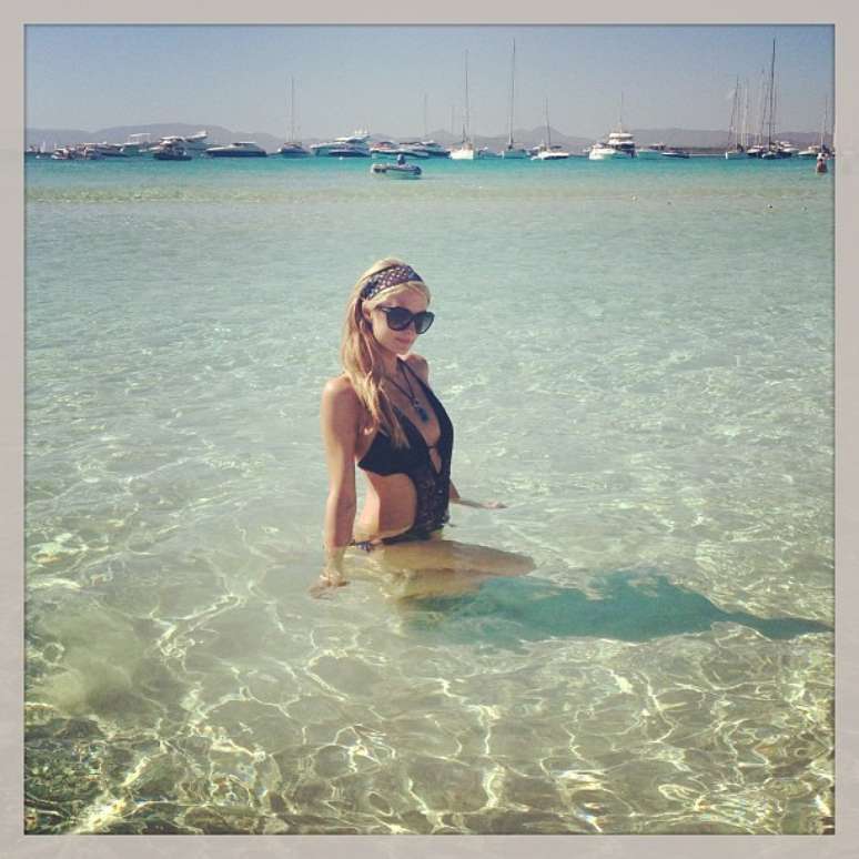 <p>A socialite registrou seu passeio à praia de Formentera</p>