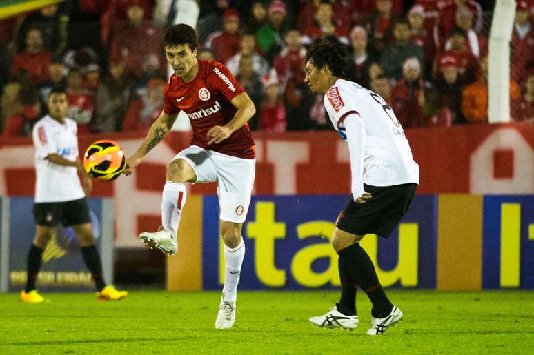 <p>Argentino fez bom jogo com a camisa do time colorado, apesar de falhar em finalizações</p>