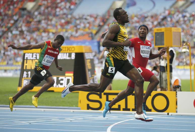 Mike Rodgers correu o final da prova olhando para Bolt