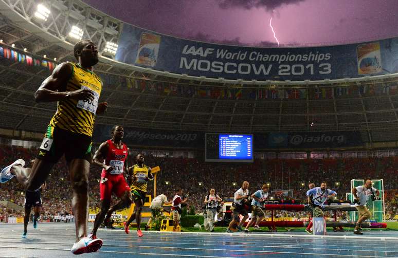 <p>Fotografia com Usain Bolt e relâmpago ganhou destaque e elogios pelo mundo</p>