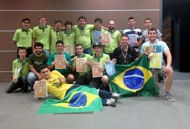 O Brasil garantiu uma medalha de ouro, onze de prata e duas de bronze na competição internacional