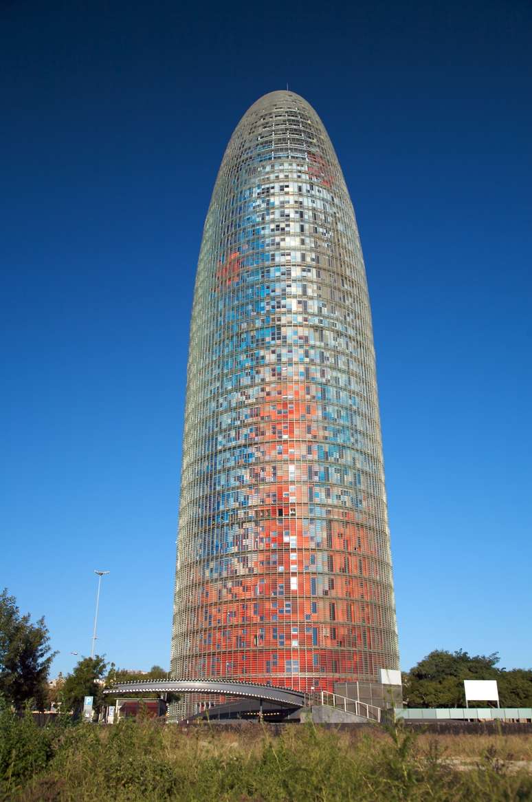 <p>Torre Agbar, Barcelona, Espanha</p>