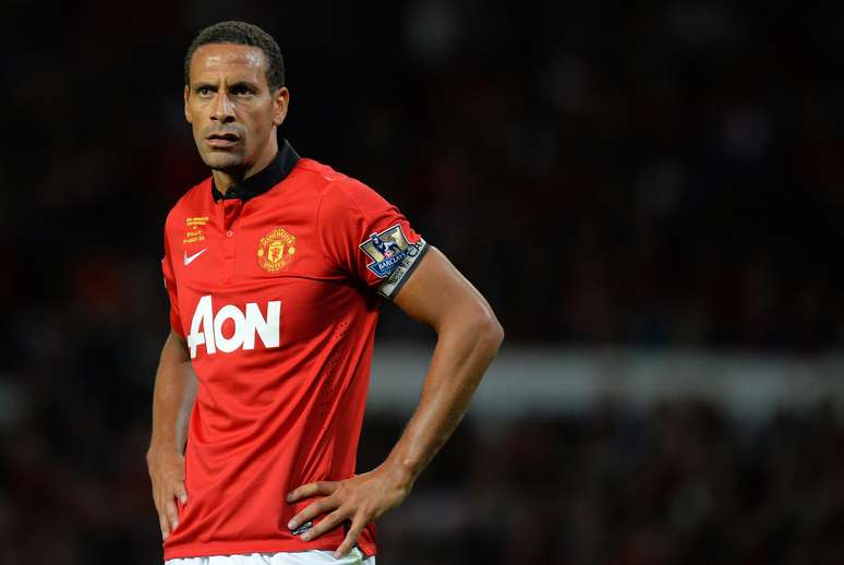 <p>Ferdinand, 34 anos, se aposentou da seleção inglesa em 2011</p>