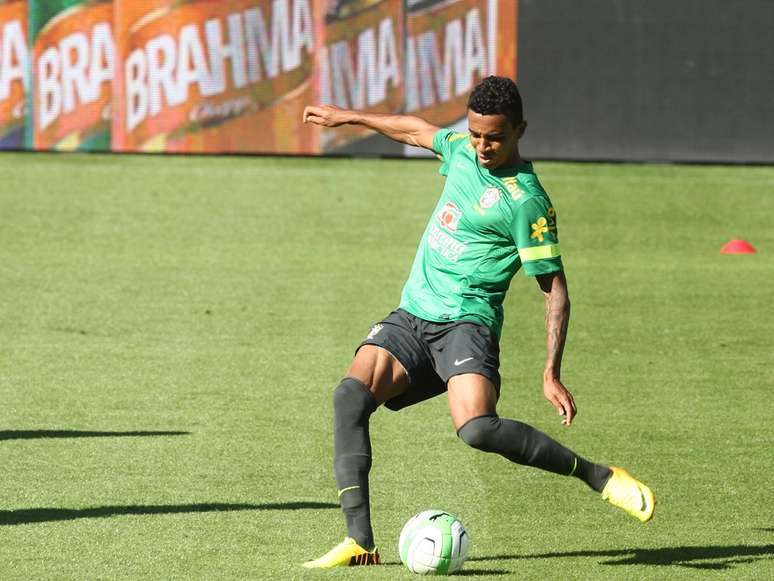 <p>Pensando em se manter no grupo de Felip&atilde;o, Luiz Gustavo se transfere para a equipe do Wolfsburg</p>