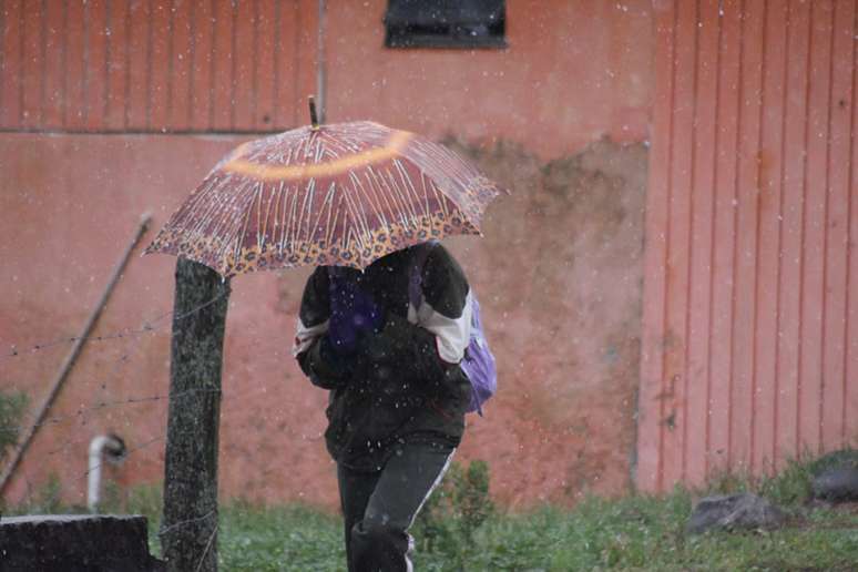 São Joaquim, na serra catarinense, registrou neve nesta quarta-feira